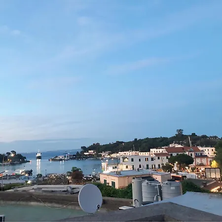 R Pensión Isquia