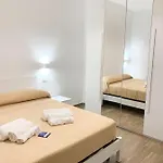 R 招待所 4*
