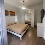R 招待所